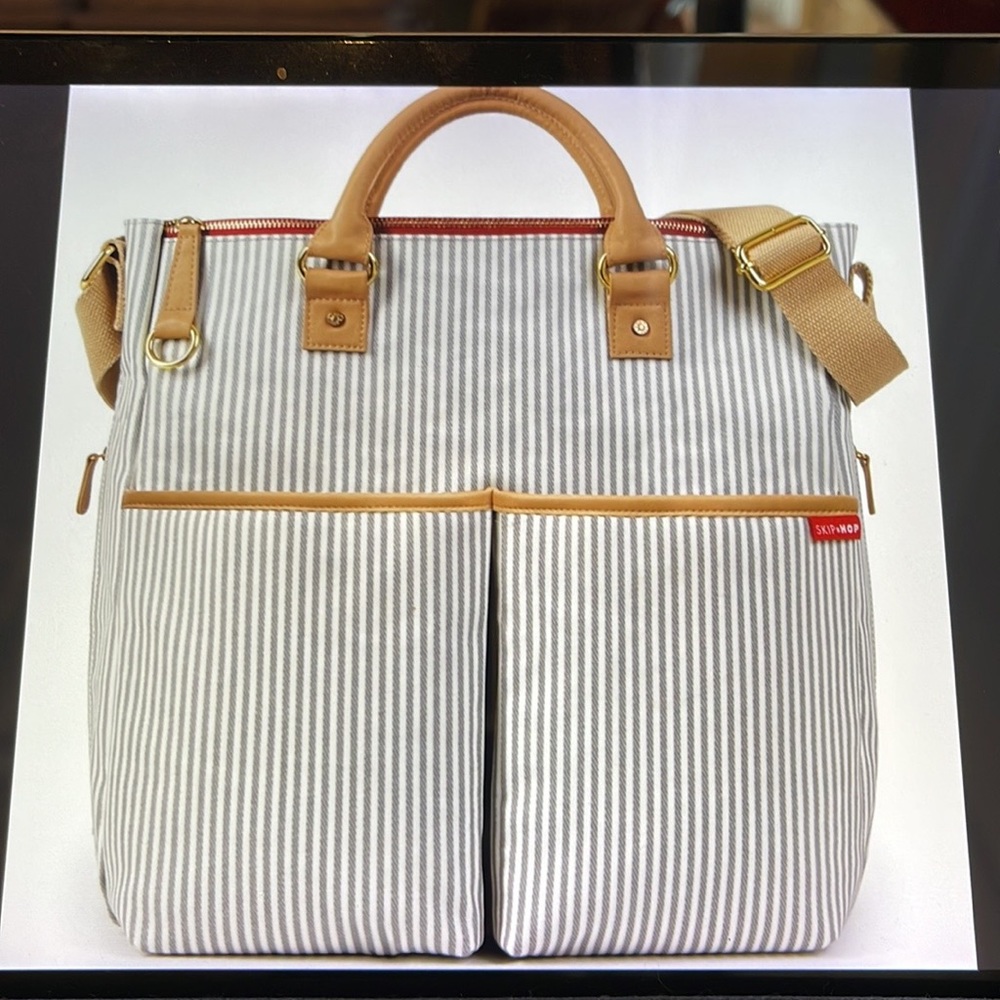 SOLD SOLD SOLD FRENCH STRIPED TOTE/DIAPER BAG W/ CHANGING PAD, ROOMY NWOT - Picture 8 of 8